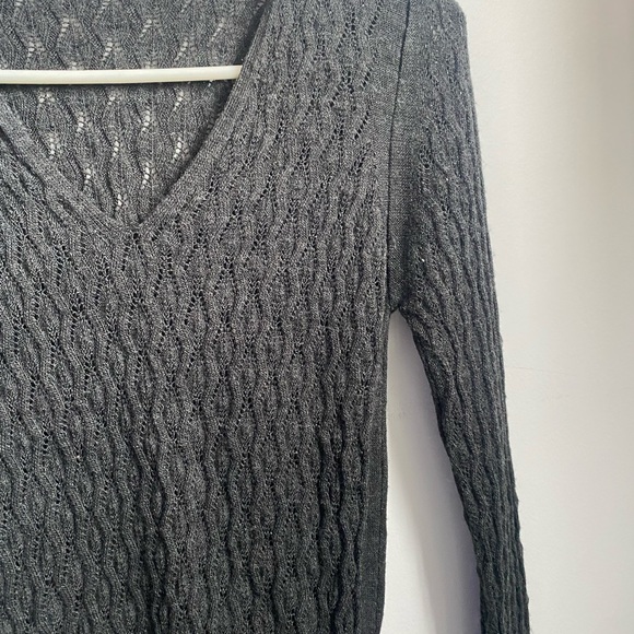 Women's Dark Gray Cable-Knit V-Neck Sweater - Picture 6 of 6